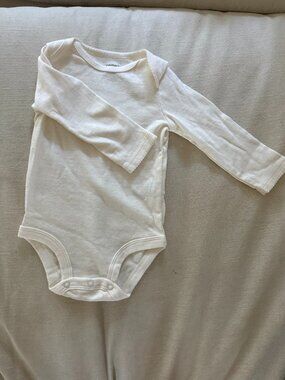 Carter's Bodysuit Long Sleeve. NWT